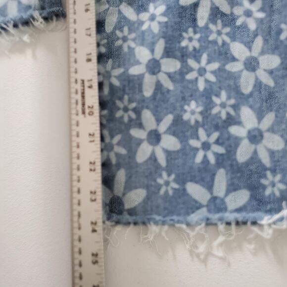 Judy Blue Jeans Womens 29 Blue Wide Crop Daisy Floral Raw Hem Stretch JB88772 - Picture 6 of 12